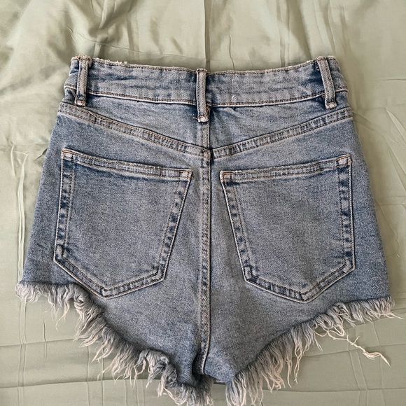 Zara size 0 Jean shorts - Picture 2 of 3
